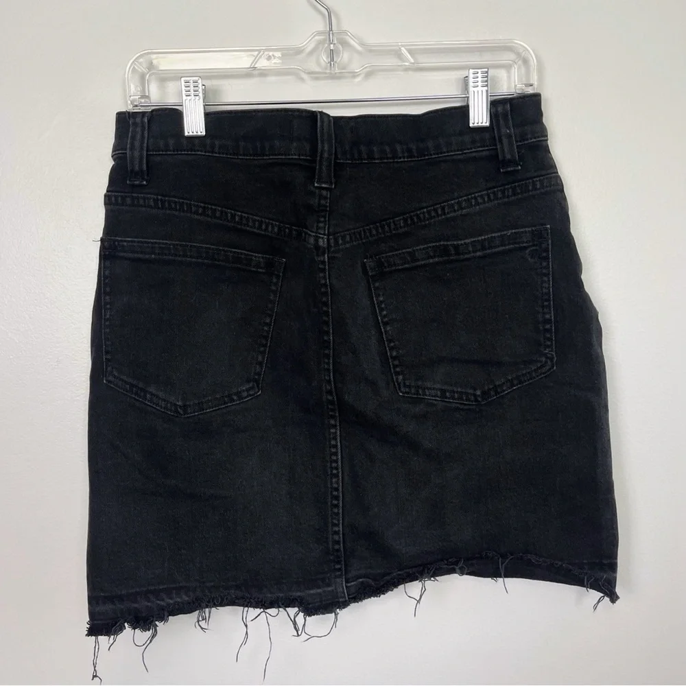Madewell Black Denim Mini Skirt Size 28 Raw Hem Stretch